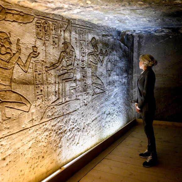 Le président de la République française Emmanuel Macron, son épouse la première dame Brigitte Macron, le ministre de la Culture Franck Riester et le ministre de l'Europe et des Affaires Etrangères Jean-Yves Le Drian visitent le temple au temple d'Abou Simbel – Le couple présidentiel entame sa vitie de trois jours en Egypte, le dimanche 27 janvier 2019 © Eliot Blondet/Pool/Bestimage