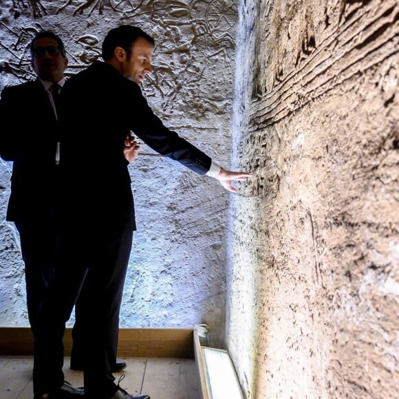 Le président de la République française Emmanuel Macron, son épouse la première dame Brigitte Macron, le ministre de la Culture Franck Riester et le ministre de l'Europe et des Affaires Etrangères Jean-Yves Le Drian visitent le temple au temple d'Abou Simbel – Le couple présidentiel entame sa vitie de trois jours en Egypte, le dimanche 27 janvier 2019 © Eliot Blondet/Pool/Bestimage