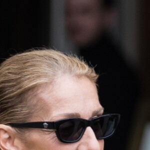 Céline Dion quitte l'hôtel de Crillon pour se rendre à l'hôtel Plaza Athénée à Paris le 29 janvier 2019