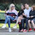 Gwen Stefani se promène avec ses enfants Apollo, Zuma, Flynn et Kingston avec sa nouvelle compagne qui ont l'air très amoureux. Los Angeles le 26 janvier 2019.