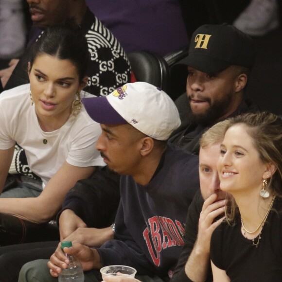 Kendall Jenner assiste au match de basket entre les Philadelphia 76ers et les Los Angeles Lakers au Staples Center. Los Angeles, le 30 janvier 2019.