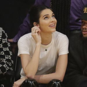 Kendall Jenner assiste au match de basket entre les Philadelphia 76ers et les Los Angeles Lakers au Staples Center. Los Angeles, le 30 janvier 2019.