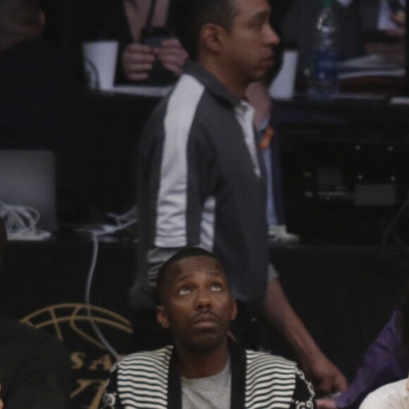 Kendall Jenner assiste au match de basket entre les Philadelphia 76ers et les Los Angeles Lakers au Staples Center. Los Angeles, le 30 janvier 2019.