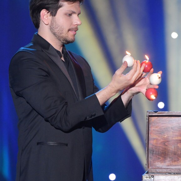 Exclusif - Caio Ferreira Magie Bougie (Bresil) - Enregistrement de l'émission "Le plus grand cabaret du monde" présentée par P.Sébastien et diffusée le 9 février 2019 sur France 2. Le 9 octobre 2018 © Giancarlo Gorassini / Bestimage