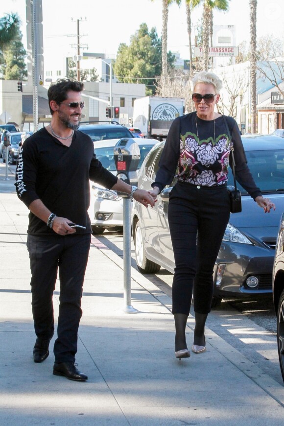 Exclusif - Brigitte Nielsen et son mari Mattia Dessì sont allés déjeuner en amoureux au restaurant Joan's On Third à Studio City, Los Angeles, le 24 janvier 2019