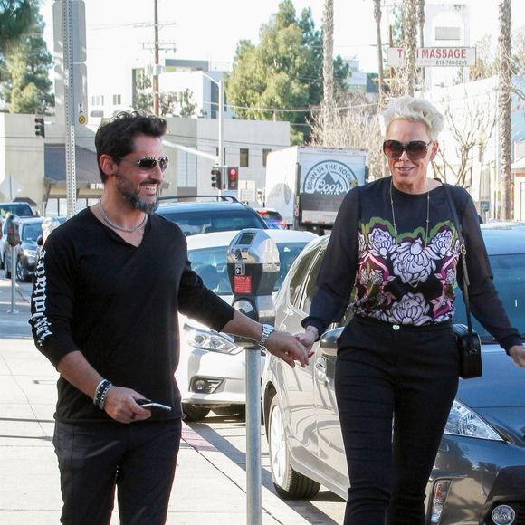 Exclusif - Brigitte Nielsen et son mari Mattia Dessì sont allés déjeuner en amoureux au restaurant Joan's On Third à Studio City, Los Angeles, le 24 janvier 2019