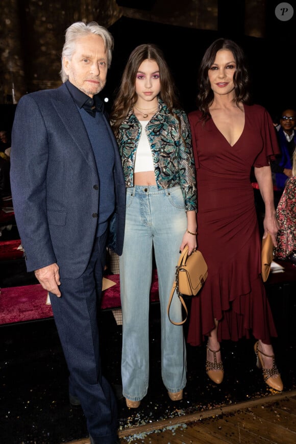 Michael Douglas, Catherine Zeta-Jones et leur fille Carys au défilé de mode Michael Kors Collection automne hiver 2019/2020 lors de la fashion week de New York le 13 février 2019.