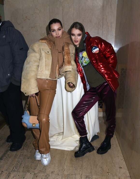 Bella Hadid et Kris Grikaite au défilé de mode Michael Kors Collection automne hiver 2019/2020 lors de la fashion week de New York le 13 février 2019.