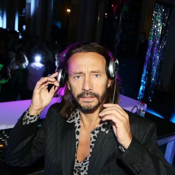 Le DJ Bob Sinclar lors du gala de charité le grand bal "ParAmour' à l'hôtel de ville de Paris, France, le 14 février 2019. L'ensemble des bénéfices récoltés lors de la soirée seront reversés à la lutte contre le sida. © Denis Guignebourg/Bestimage