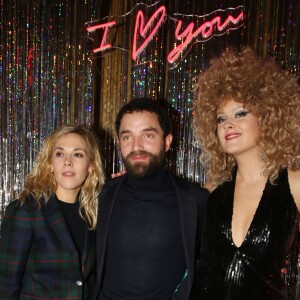 Alysson Paradis, son compagnon Guillaume Gouix et Corine lors du gala de charité le grand bal "ParAmour' à l'hôtel de ville de Paris, France, le 14 février 2019. L'ensemble des bénéfices récoltés lors de la soirée seront reversés à la lutte contre le sida. © Denis Guignebourg/Bestimage