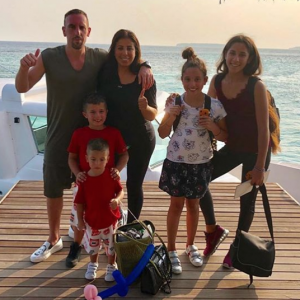 Franck Ribéry, sa femme Wahiba et leurs enfants Hiziya, Shaninez, Seïf el Islam et Mohammed aux Maldives en décembre 2017, photo Instagram.