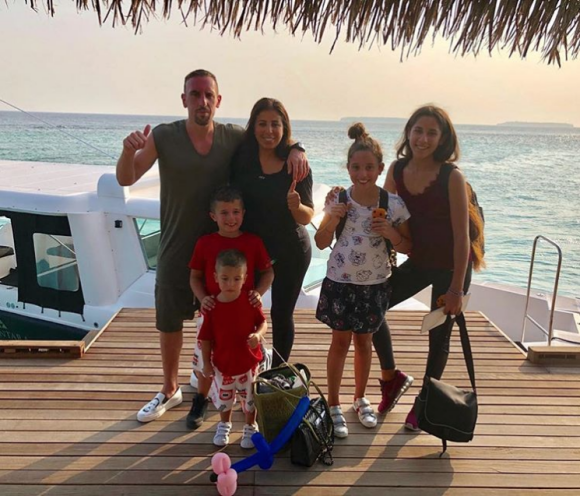 Franck Ribéry, sa femme Wahiba et leurs enfants Hiziya, Shaninez, Seïf el Islam et Mohammed aux Maldives en décembre 2017, photo Instagram.