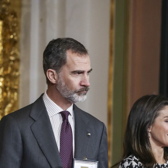 Le roi Felipe VI et la reine Letizia d'Espagne remettaient le 18 février 2019 les médailles d'or du mérite des Beaux-Arts lors d'une cérémonie au Palais de la Merced à Cordoue.