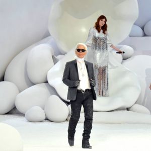 Karl Lagerfeld au défilé Chanel printemps-été 2012 au Grand Palais à Paris.