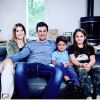 Jean-Pascal Lacoste, sa compagne Delphine Tellier, et ses deux enfants, Kylie et Maverick à l'affiche de l'émission "Vous avez un colis" (6ter) - Instagram, 2018