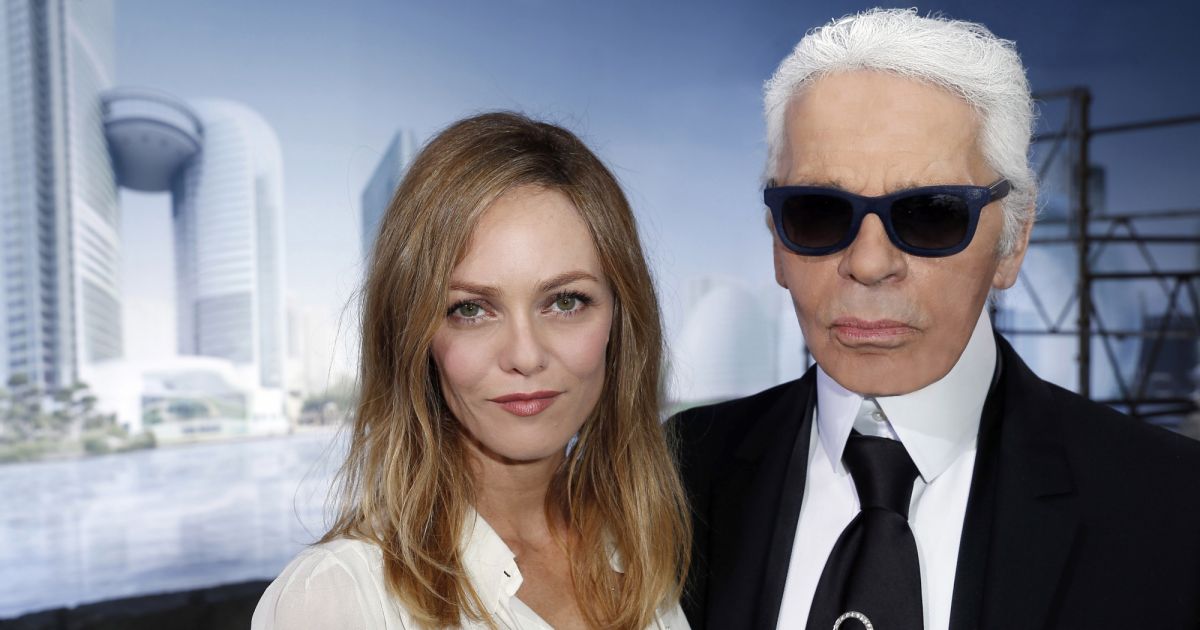 Vanessa Paradis et Karl Lagerfeld - défilé de mode Haute-Couture