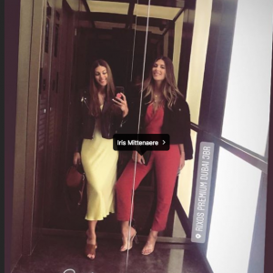 Iris Mittenaere et Camille Cerf à Dubaï. Les deux miss posent ensemble. C'est cette photo qui a été à l'origine des mots blessants de l'internaute. Février 2019.