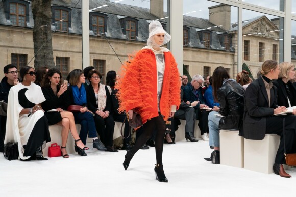 Naomi Campbell observe Kaia Gerber - Défilé de mode Valentino collection prêt-à-porter Automne-Hiver 2019/2020 lors de la fashion week à Paris, le 3 mars 2019.