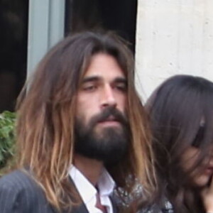 Exclusif - Monica Bellucci et son compagnon Nicolas Lefebvre arrivent au déjeuner Chanel après le défilé lors de la fashion week à Paris, le 5 mars 2019.