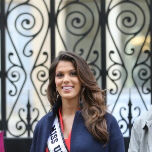 Iris Mittenaere (Miss Univers) et ses parents Yves Mittenaere et Laurence Druart au Palais de l'Elysée pour rencontrer le Président de la République François Hollande et visiter l'Elysée à Paris, le 18 mars 2017.