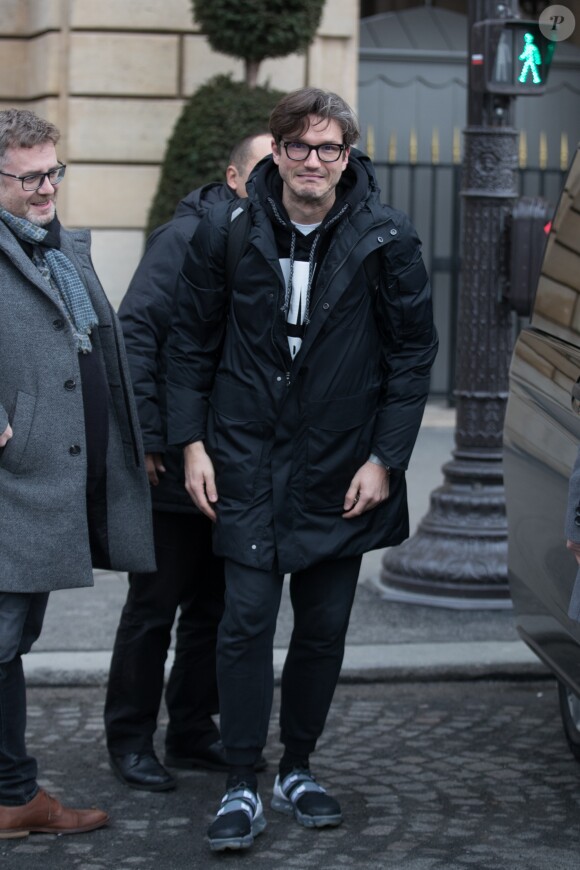 Pepe Munoz sort de l'hôtel de Crillon à Paris le 1er février 2019.