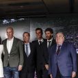 Le nouvel entraîneur du Real Madrid Zinedine Zidane, sa femme Véronique, le président du Real Madrid Florentino Perez et le conseil d'administration du Real Madrid après la conférence de presse au stade Santiago Bernabeu à Madrid, Espagne, le 11 mars 2019.