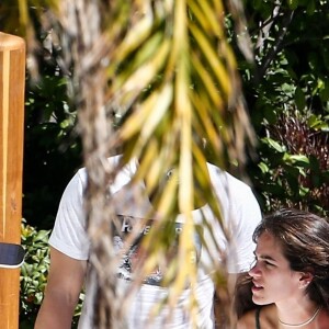 Exclusif - James Franco et sa compagne Isabel Pakzad profitent de jolies vacances romantiques sous le soleil de Miami, le 13 mars 2019.