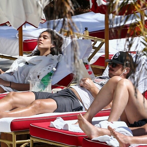 Exclusif - James Franco et sa compagne Isabel Pakzad profitent de jolies vacances romantiques sous le soleil de Miami, le 13 mars 2019.