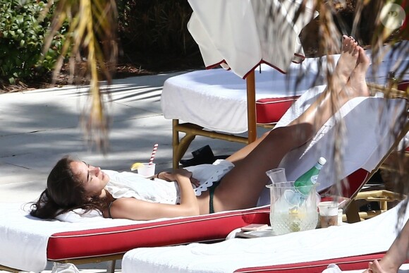 Exclusif - James Franco et sa compagne Isabel Pakzad profitent de jolies vacances romantiques sous le soleil de Miami, le 13 mars 2019.