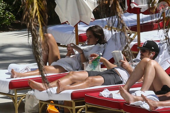 Exclusif - James Franco et sa compagne Isabel Pakzad profitent de jolies vacances romantiques sous le soleil de Miami, le 13 mars 2019.