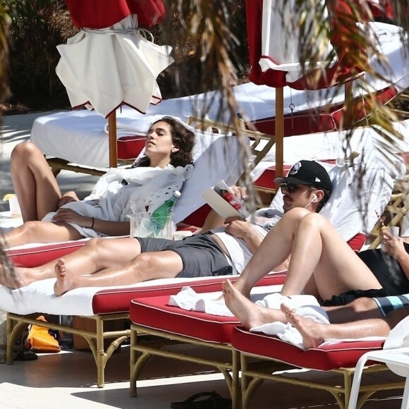 Exclusif - James Franco et sa compagne Isabel Pakzad profitent de jolies vacances romantiques sous le soleil de Miami, le 13 mars 2019.