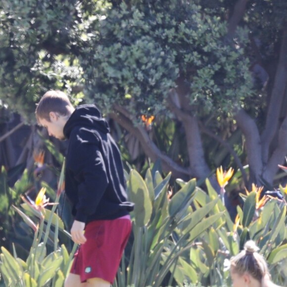 Justin Bieber et sa femme Hailey Bieber (née Baldwin) profitent du soleil à Laguna Beach. Los Angeles, le 16 mars 2019.