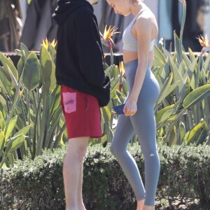 Justin Bieber et sa femme Hailey Bieber (née Baldwin) profitent du soleil à Laguna Beach. Los Angeles, le 16 mars 2019.