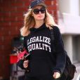 Exclusif - Paris Hilton est allée chez le coiffeur le lendemain de son anniversaire (38 ans) à Los Angeles. Son petit Chihuahua Diamond baby l'accompagne. Le 18 février 2019