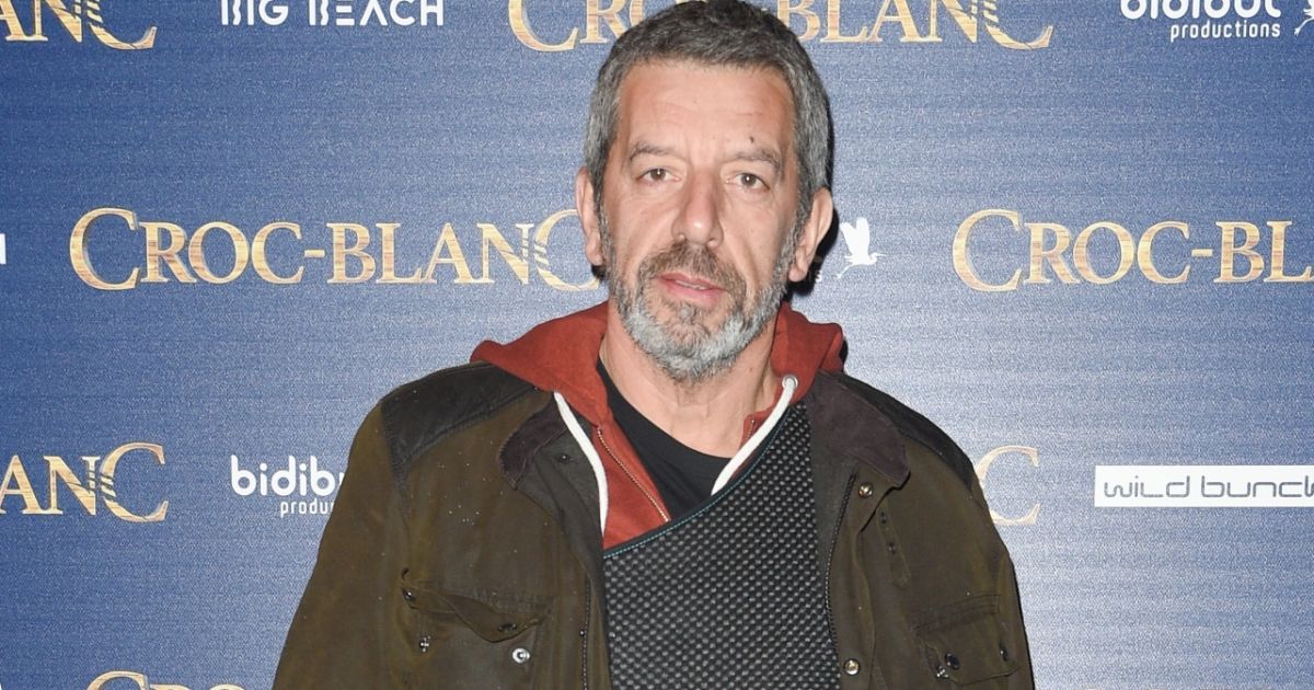 Michel Cymes (bras en écharpe) People à l'avantpremière du film Croc