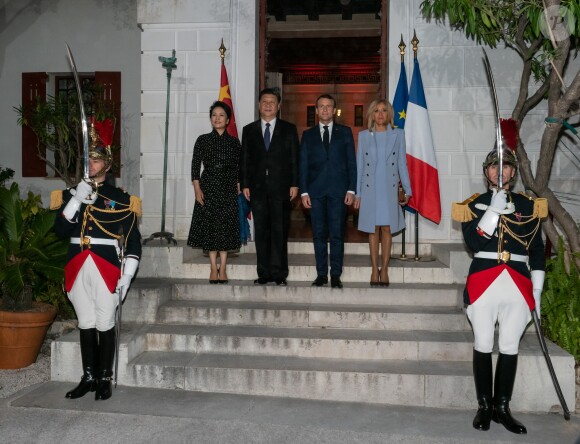 Le président de la République française Emmanuel Macron et sa femme la première dame Brigitte Macron reçoivent son homologue le président de la république populaire de Chine Xi Jinping et sa femme la première dame Peng Liyuan pour une visite de la villa Kérylos avant un dîner privé à Beaulieu-sur-Mer, le 24 mars 2019. © Laurent Vu/Pool/Bestimage
