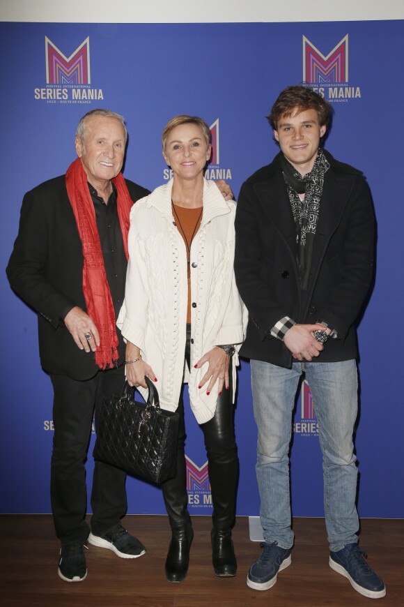 Yves Rénier, sa femme Karin et leur fils Jules à la 10e édition du Festival Series Mania à Lille, le 24 mars 2019. © Christophe Aubert