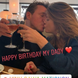 Benjamin Castaldi entouré de ses fils Julien, Simon et Enzo pour ses 49 ans, le 28 mars 2018 à Paris. Ici avec son épouse Aurore Aleman.