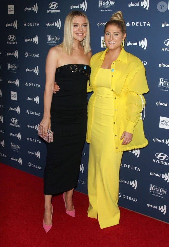 Meghan Trainor et Chelsea Frei au photocall de la soirée des 30ème "GLAAD Media Awards" au Beverly Hilton Hotel à Beverly Hills, Los Angeles, le 28 mars 2019.