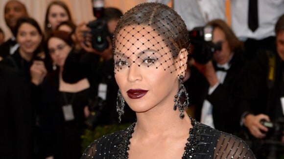 GLAAD Awards : Beyoncé fond en larmes en évoquant son oncle mort du sida