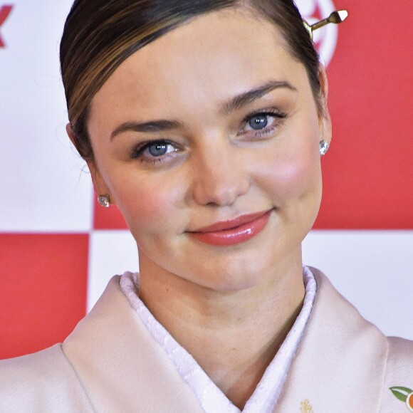 Miranda Kerr lors de la présentation des produits Marukome Koji-amazake (Saké et riz au malt) à Tokyo le 10 janvier 2019.