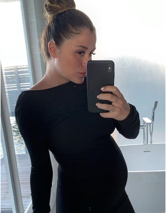 Anaïs Camizuli, enceinte, en vacances aux Maldives - Instagram, 17 mars 2019