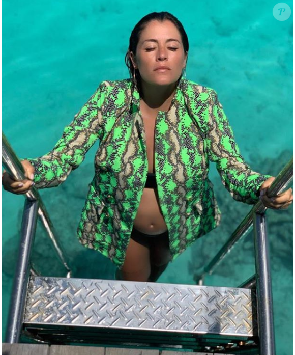 Anaïs Camizuli, enceinte, profite de la mer des Maldives - Instagram, 16 mars 2019