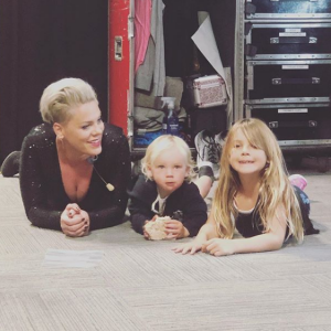 Pink et ses enfants, Jameson et Willow, sur Instagram en mars 2019.