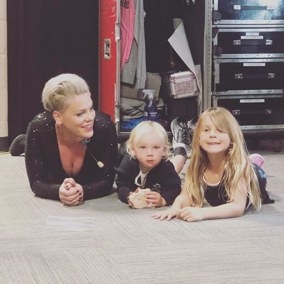 Pink et ses enfants, Jameson et Willow, sur Instagram en mars 2019.