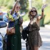 Laeticia Hallyday et son amie Christina vont rejoindre des amies dans une villa avant d'aller dejeuner à Beverly Hills le 20 juin 2018.