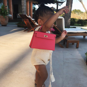 Kylie Jenner, Travis Scott et leur fille Stormi sont en vacances. Avril 2019.