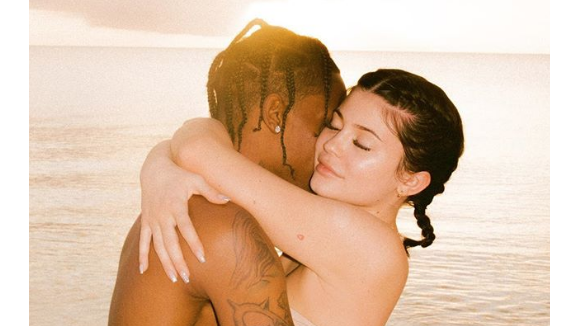 Kylie Jenner : Maman canon en vacances avec Travis Scott et Stormi