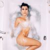 Kourtney Kardashian sexy : sa mère Kris Jenner lui raconte ses folles journées