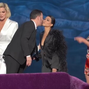 Khloé, Kourtney et Kim Kardashian sur le plateau de l'émission "Jimmy Kimmel Live!", le 2 avril 2019.